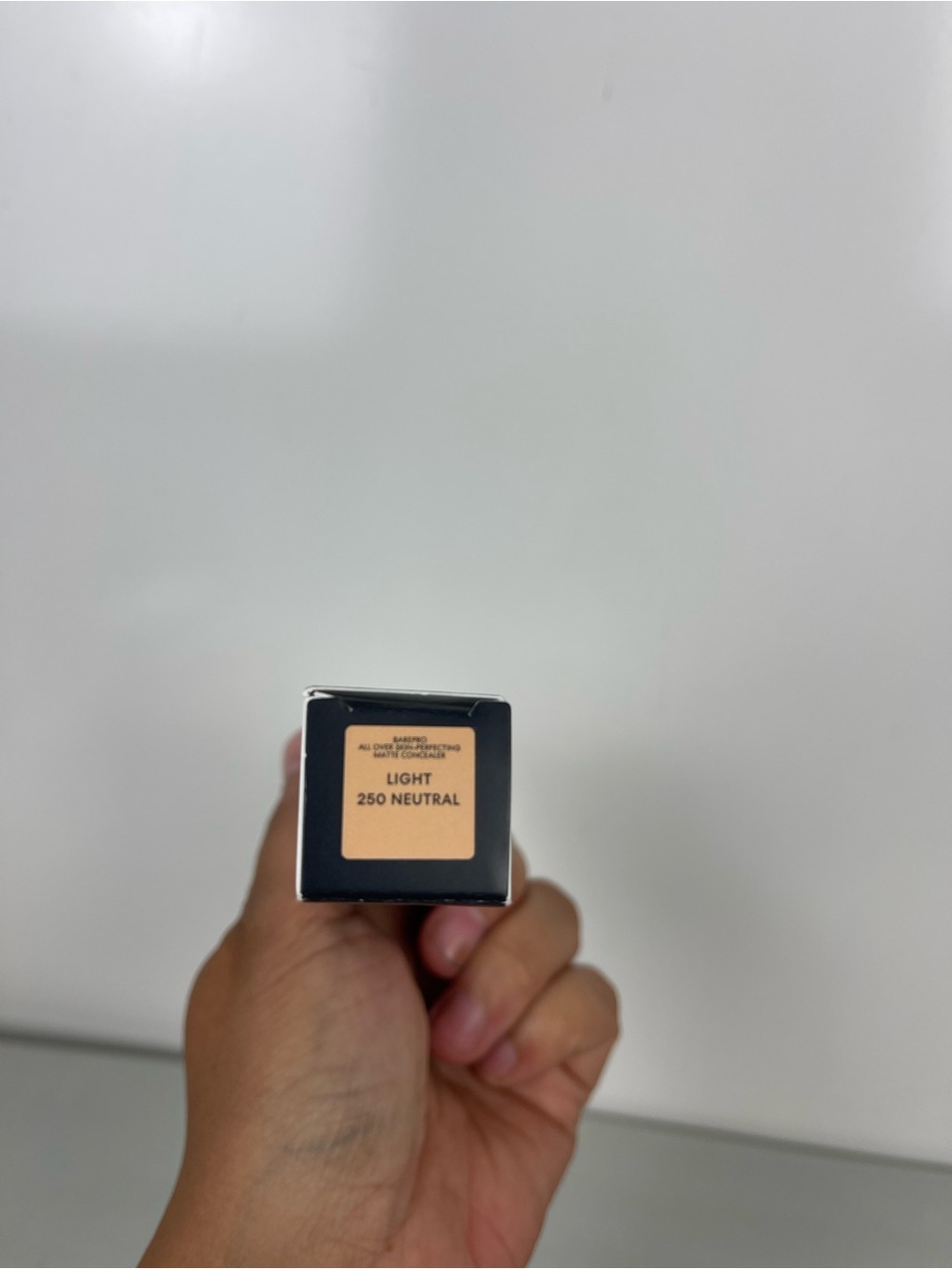 BareMinerals Barepro 16HR Wear All Over Skin Protecting Matte Concealer 250 NEW - Picture 2 of 7